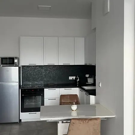 Apartament Kajetano Chmielna 3 *