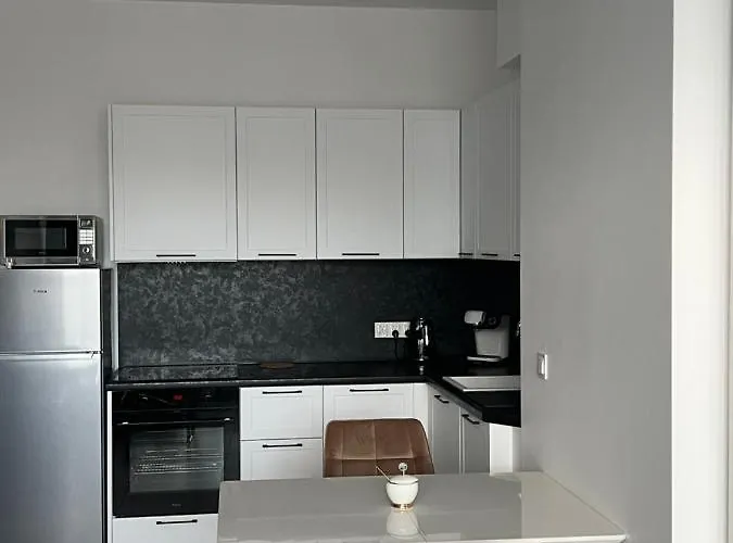 Apartament Kajetano Chmielna 3 *